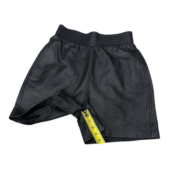 WALTER BAKER HIGH WAISTED BLACK LEATHER SHORTS
Size S new without tag - Picture 9 of 13